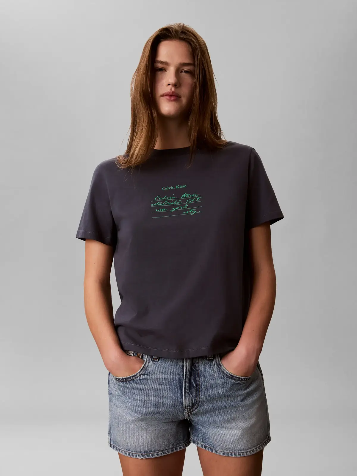 Calvin Klien SS CLASSIC HANDWRITI, 4XN Gri Kadın T-Shirt
