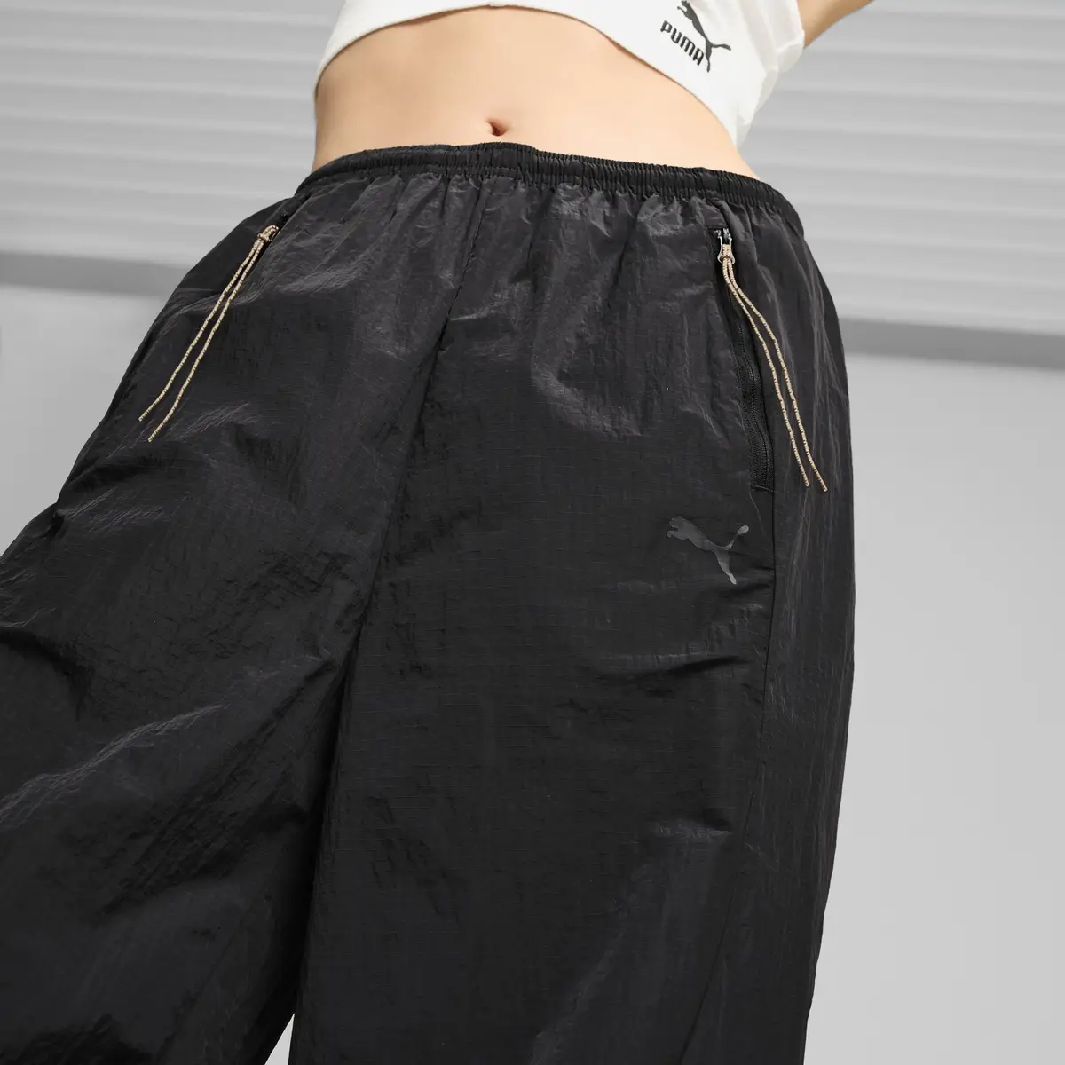 Puma DARE TO Parachute Pants Siyah Kadın Eşofman Altı