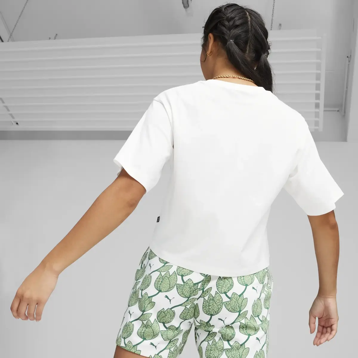 Puma BLOSSOM Short Graphic Tee Beyaz Kadın Şort