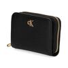 Calvin Klein MINIMAL MONOGRM LTHR MED FLAP ZI Siyah Kadın Cüzdan