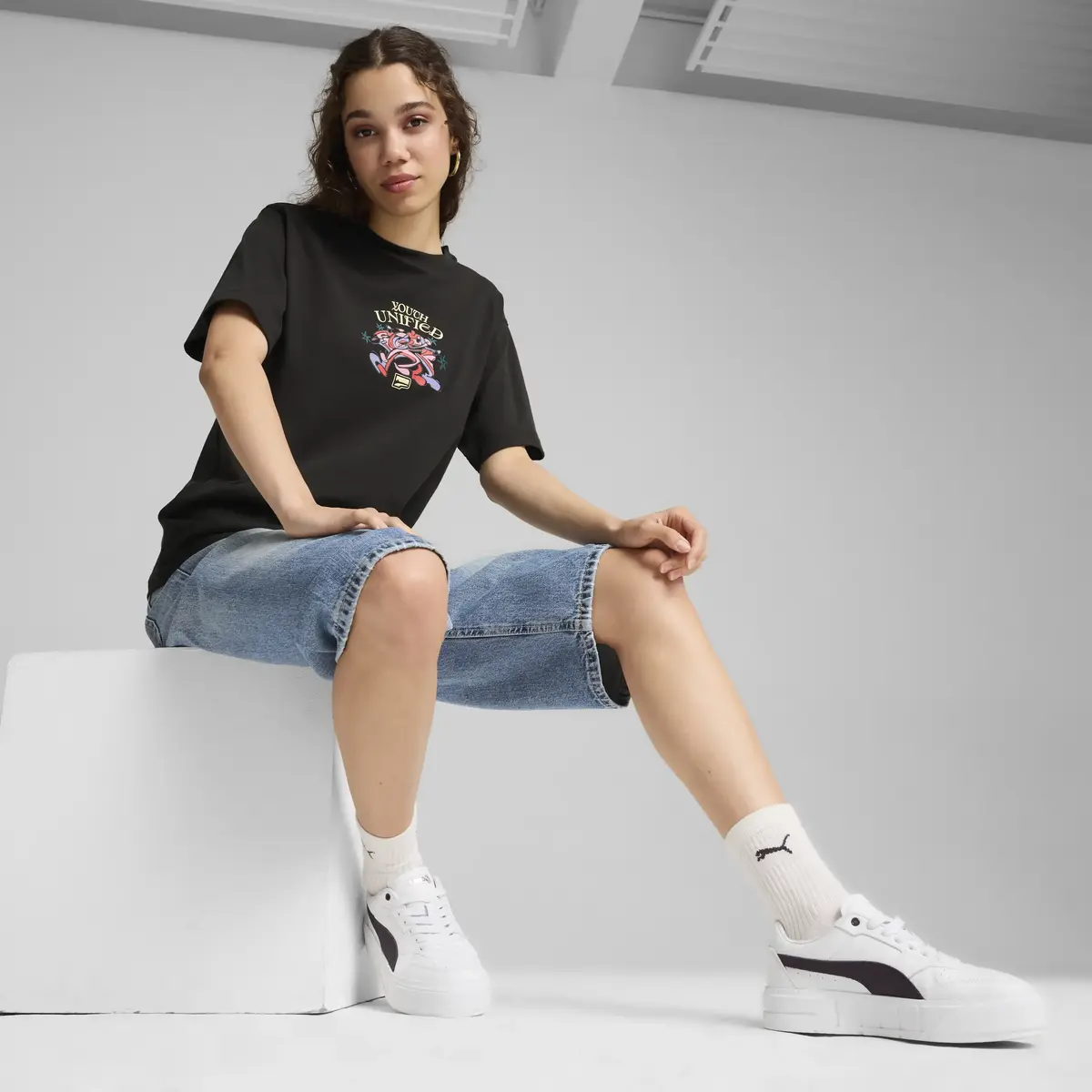 Puma DOWNTOWN Relaxed Graphic Tee Siyah Kadın Tişört