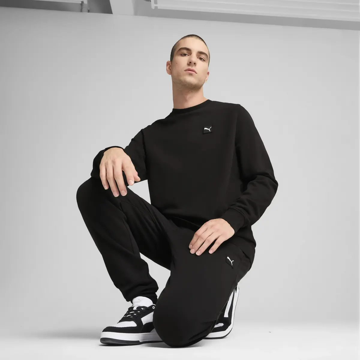 PUMA ESS ELEVATED Crew TR Siyah Erkek Sweatshirt