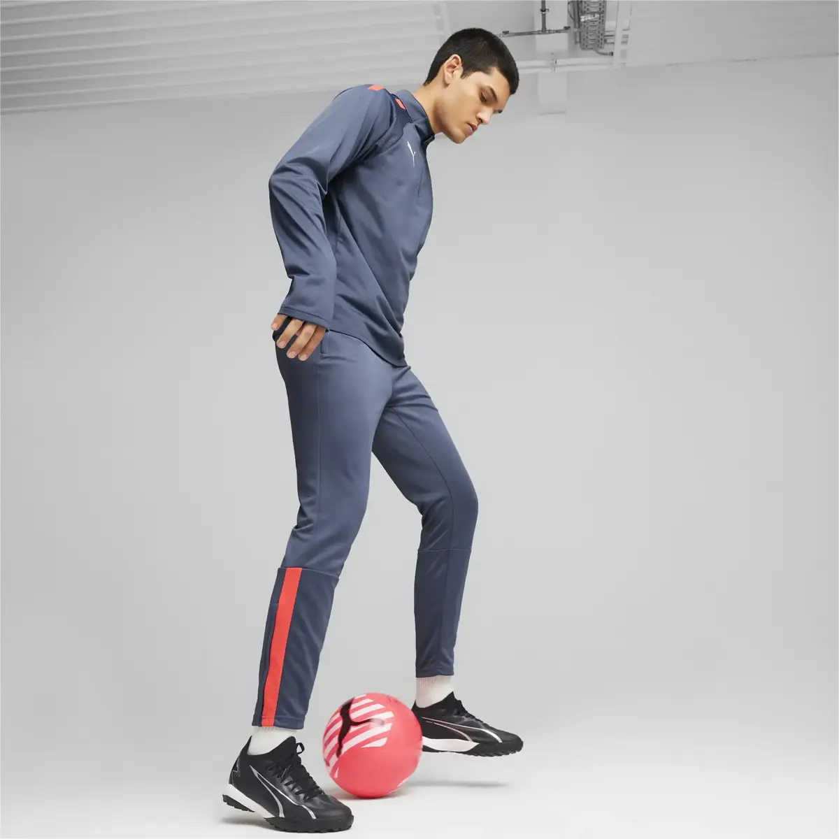 Puma ULTRA MATCH TT Siyah Erkek Halı Saha Ayakkabısı