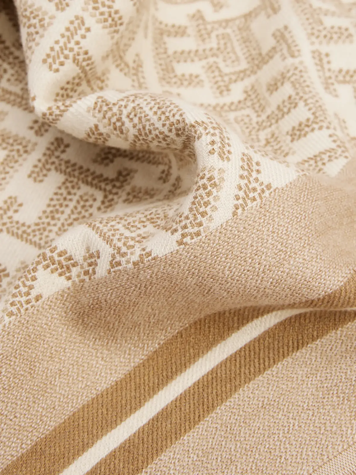 Tommy Hilfiger TH MONOPLAY JACQUARD, RBC Kahverengi Kadın Atkı