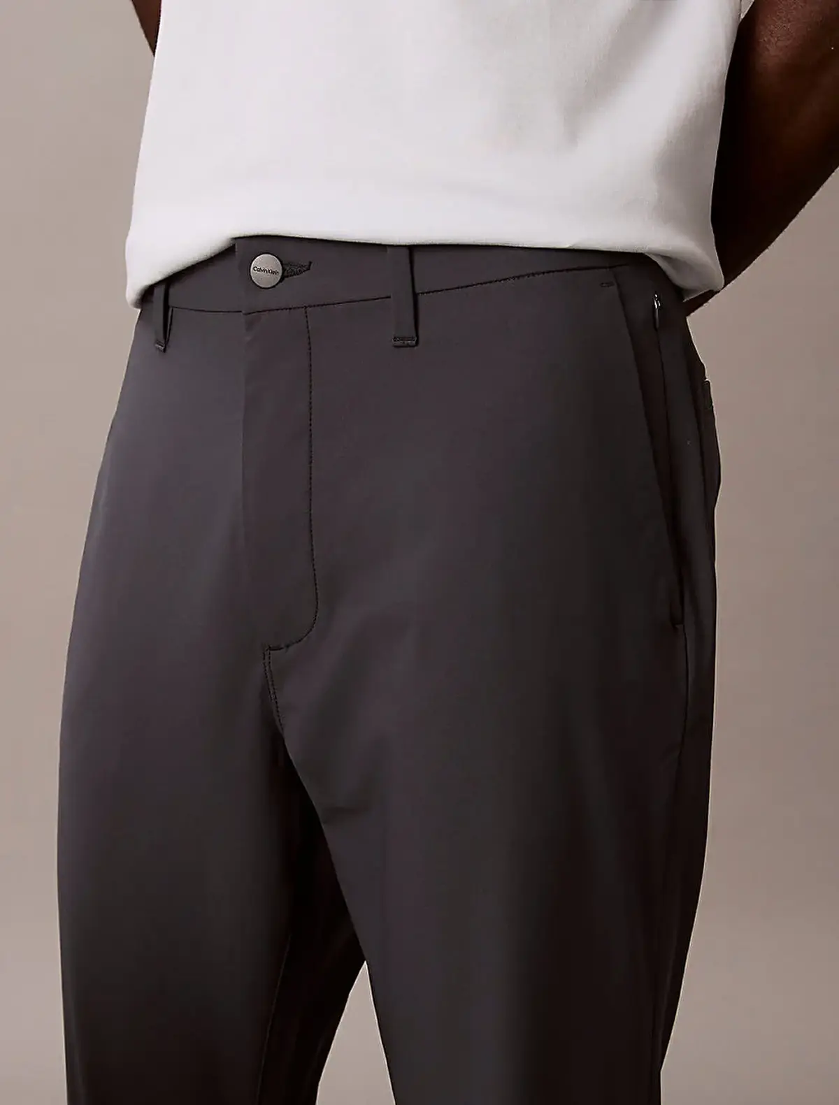 Calvin Klein SLIM TECH STRETCH TROUSER Antrasit Erkek Pantolon Calvin Klein SLIM TECH STRETCH TROUSER Antrasit Erkek Pantolon