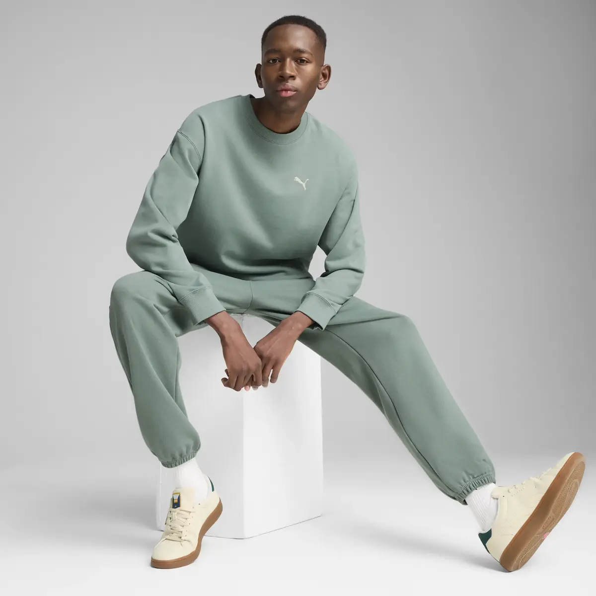 PUMA WARDROBE ESS Relaxed Crew Yeşil Erkek Sweatshirt
