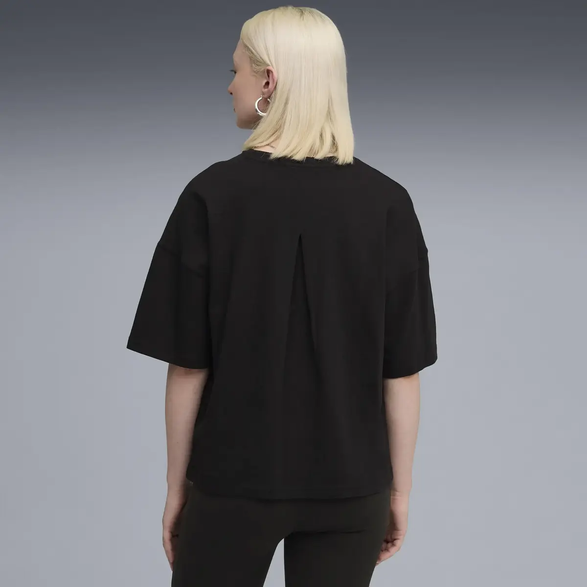 Puma HER Oversized Tee Siyah Kadın T-Shirt