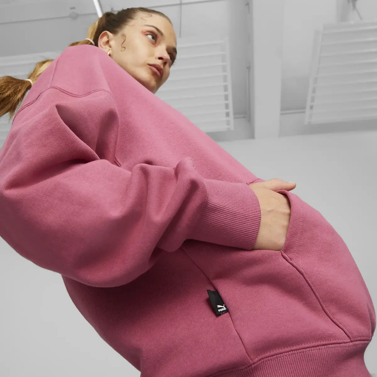 Puma Downtown Oversized Hoodie Pembe Kadın Sweatshirt