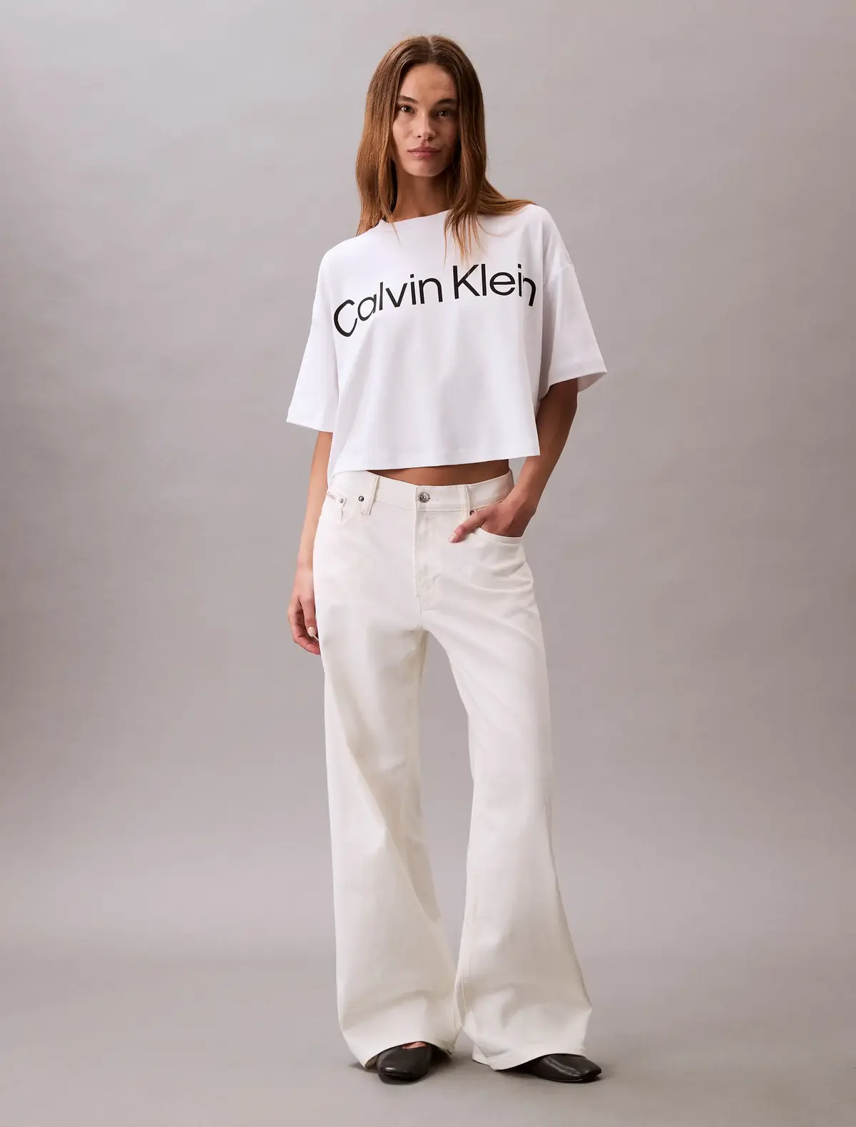 Calvin Klein A-SS Boxy Logo Graph, YAA Beyaz Kadın T-Shirt