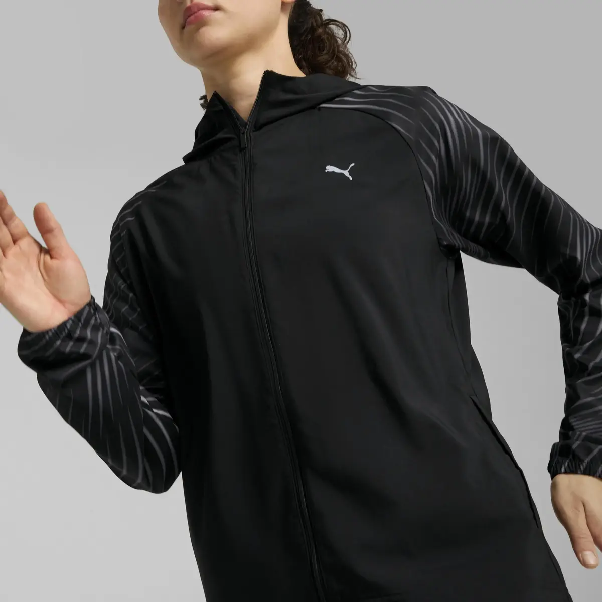 Puma RUN FAVORITE AOP WOVEN JKT W Siyah Kadın Sweatshirt
