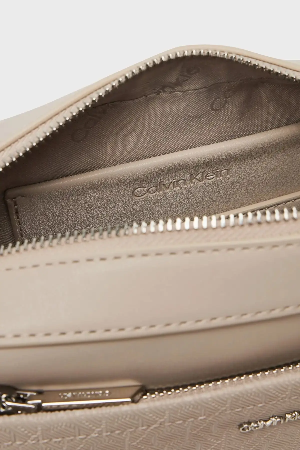 Calvin Klein CK MUST AOP DOUBLE STRAPS CAMERA Mor Kadın El Çantası