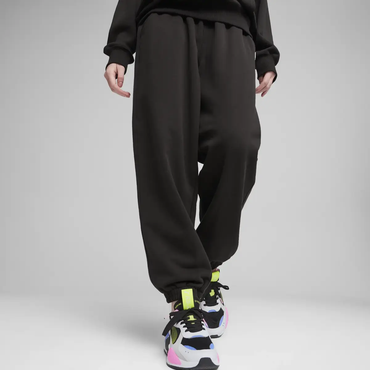 Puma DOWNTOWN Relaxed Sweatpants Siyah Kadın Eşofman Altı
