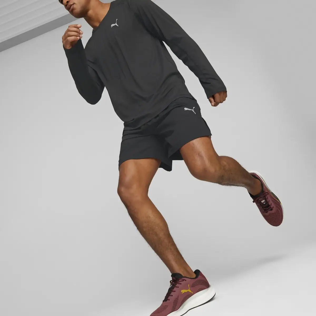 Puma RUN ULTRAWEAVE 7" SHORT Siyah Erkek Şort