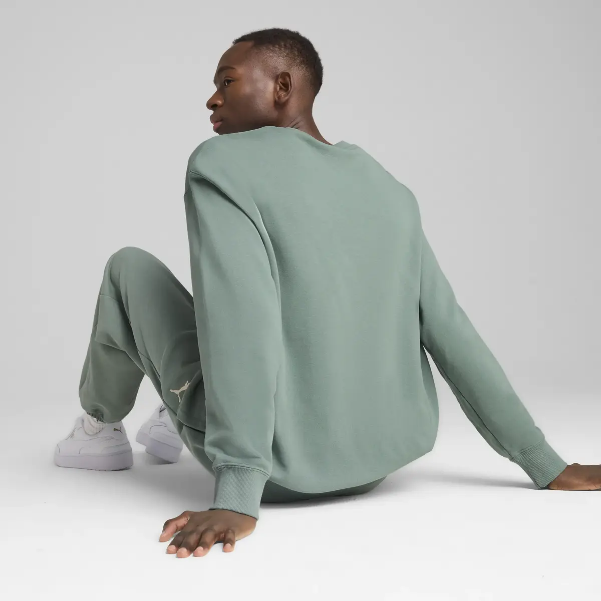 PUMA WARDROBE ESS Relaxed Crew Yeşil Erkek Sweatshirt