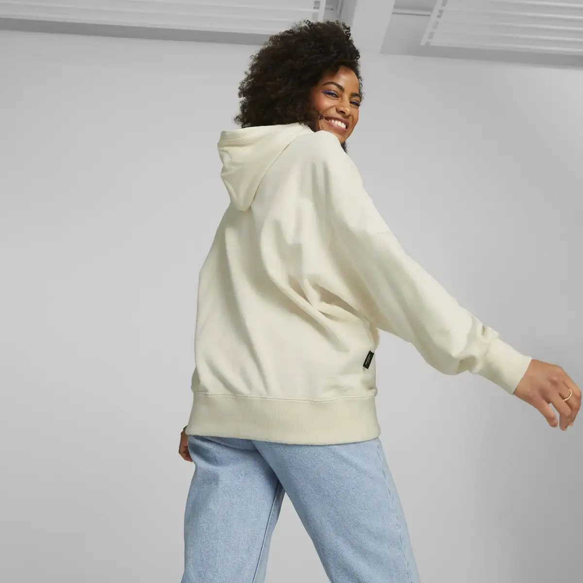 Puma Downtown Graphic Hoodie Krem Kadın Hoodie