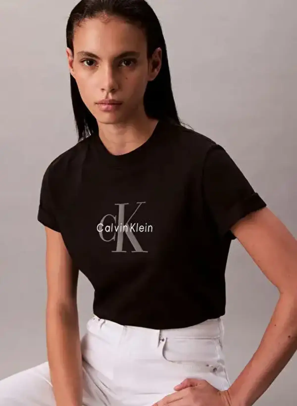 Calvin Klein HERO SS CLASSIC MONOLOGO CNECK T Siyah Kadın Tişört