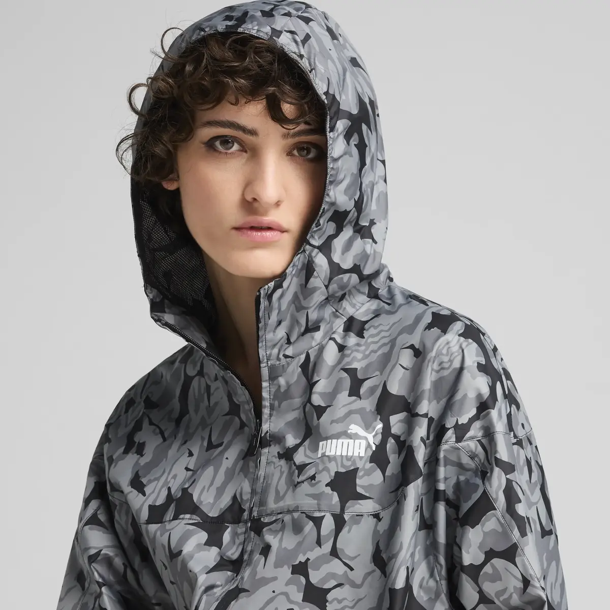 Puma ESS NATURE 2.0 RELAXED Gri Kadın Rüzgarlık