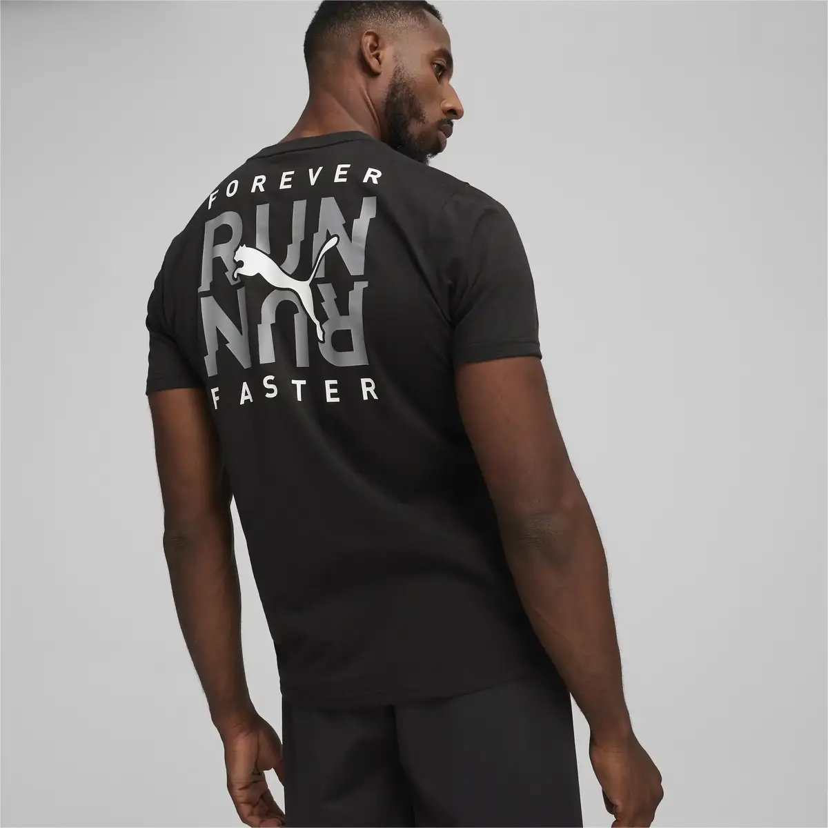 Puma MEN’S GRAPHIC RUN EMBLEM TEE Siyah Erkek T-Shirt