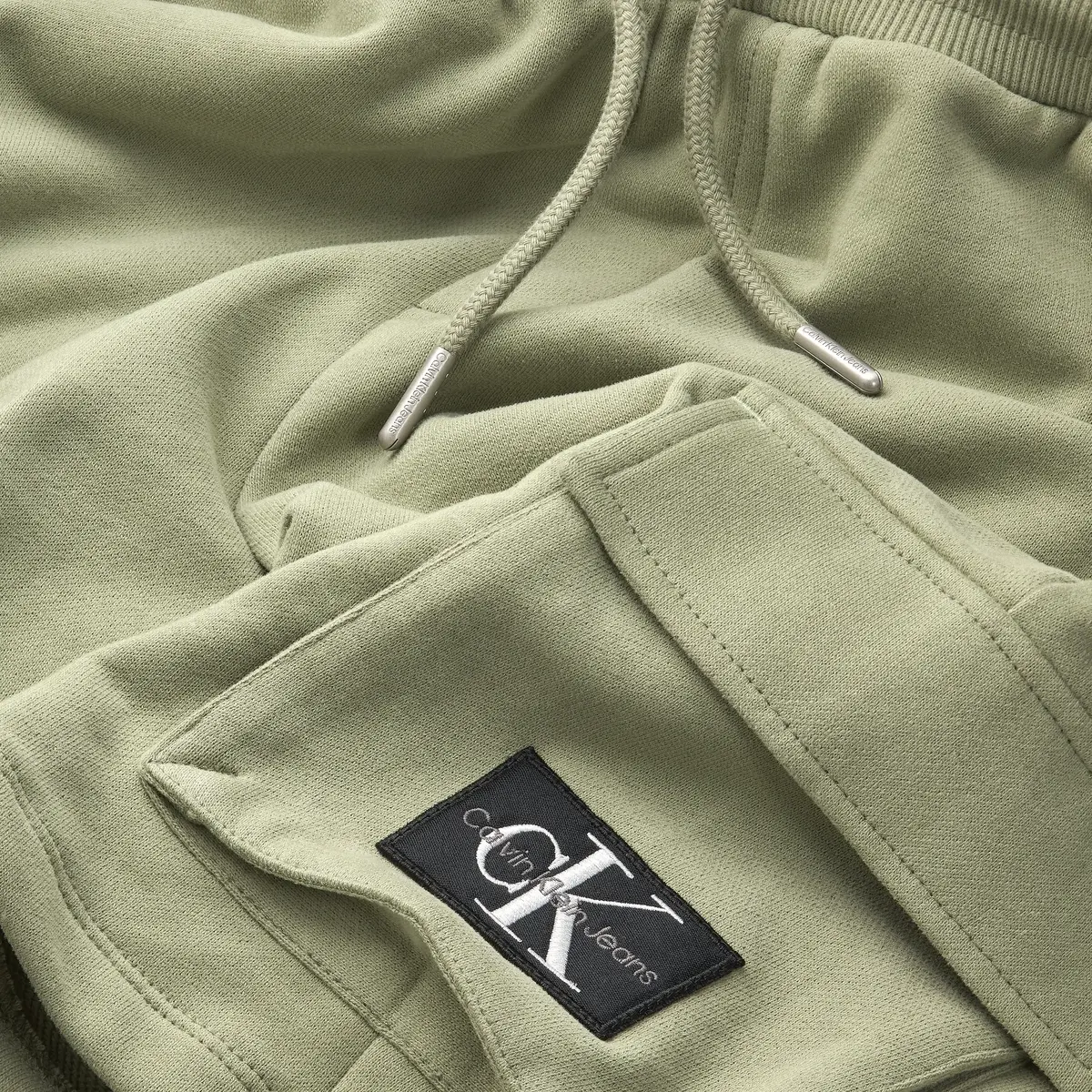 Calvin Klein BADGE JOGGER CARGO S Erkek Gri Şort