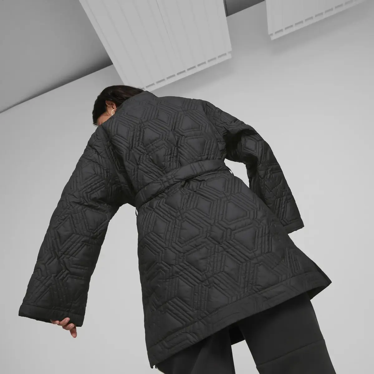 PUMA LUXE SPORT T7 AOP Robe Coat Siyah Kadın Mont