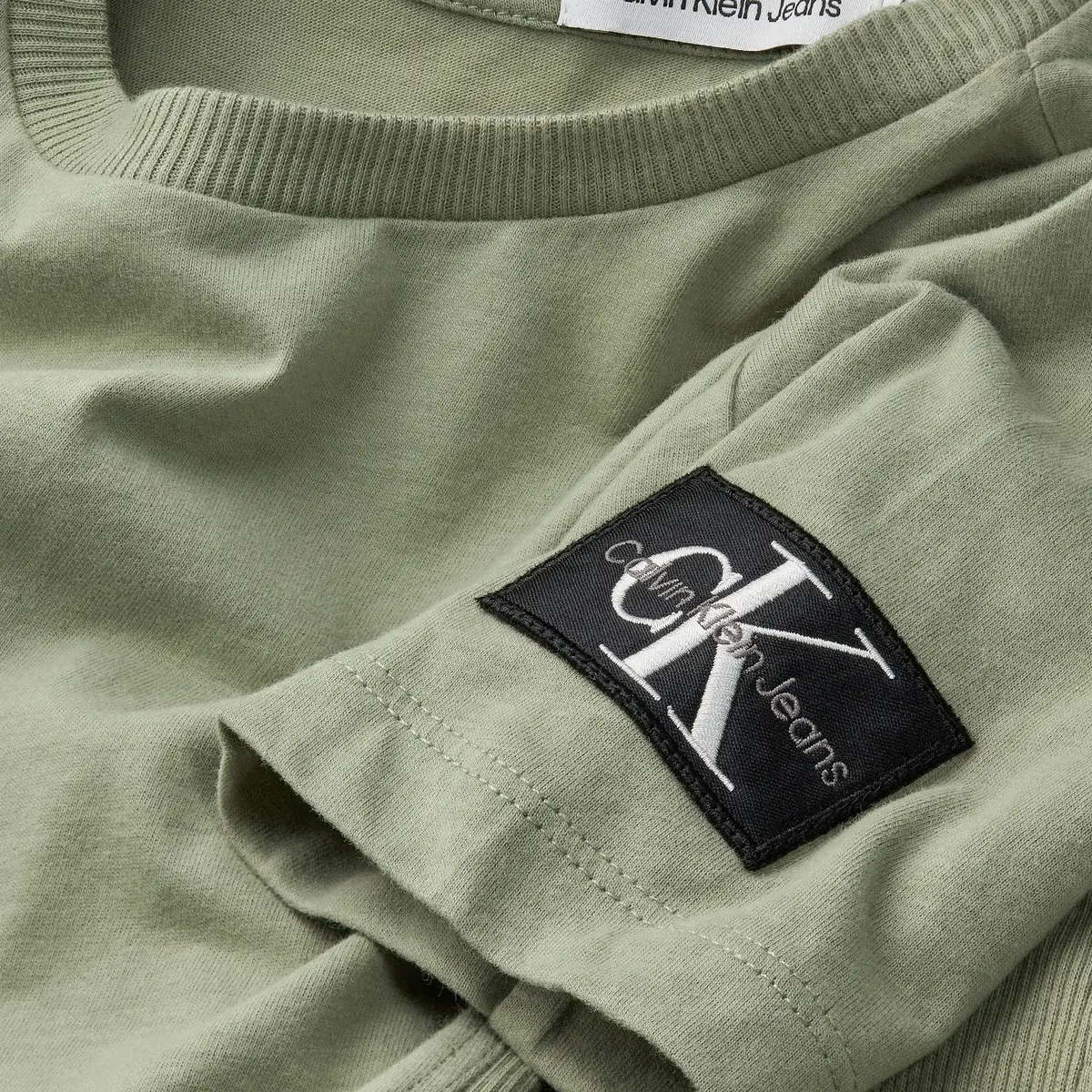 Calvin Klein BADGE RIB FITTED TOP Erkek Gri T-Shirt