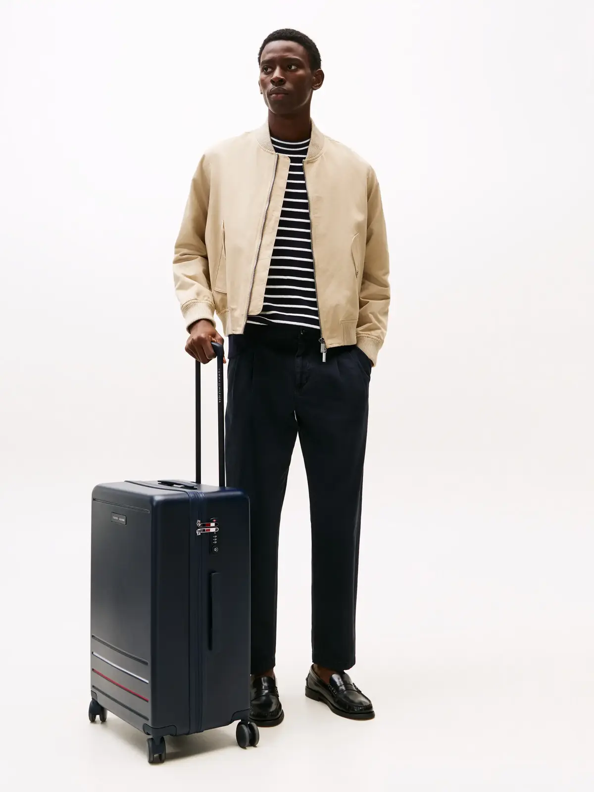 Tommy Hilfiger TH MEDIUM SUITCASE, DW6 Siyah Erkek Çanta