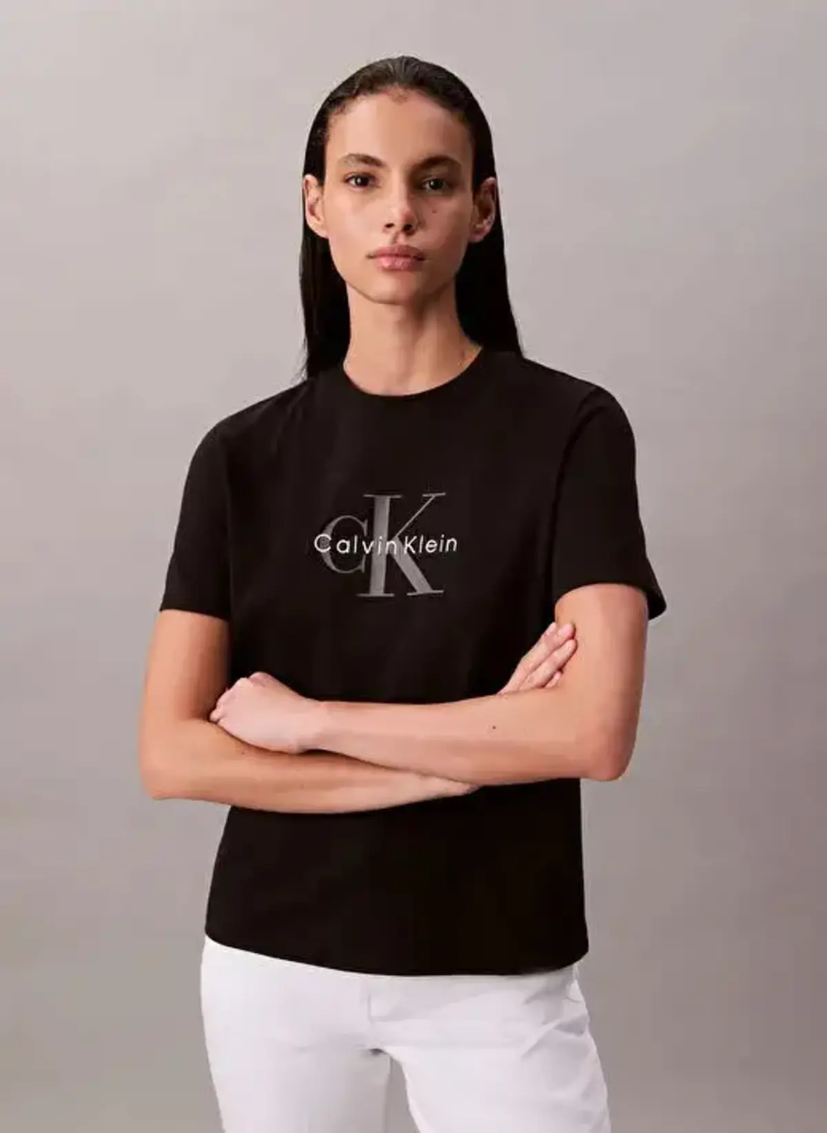 Calvin Klein HERO SS CLASSIC MONOLOGO CNECK T Siyah Kadın Tişört