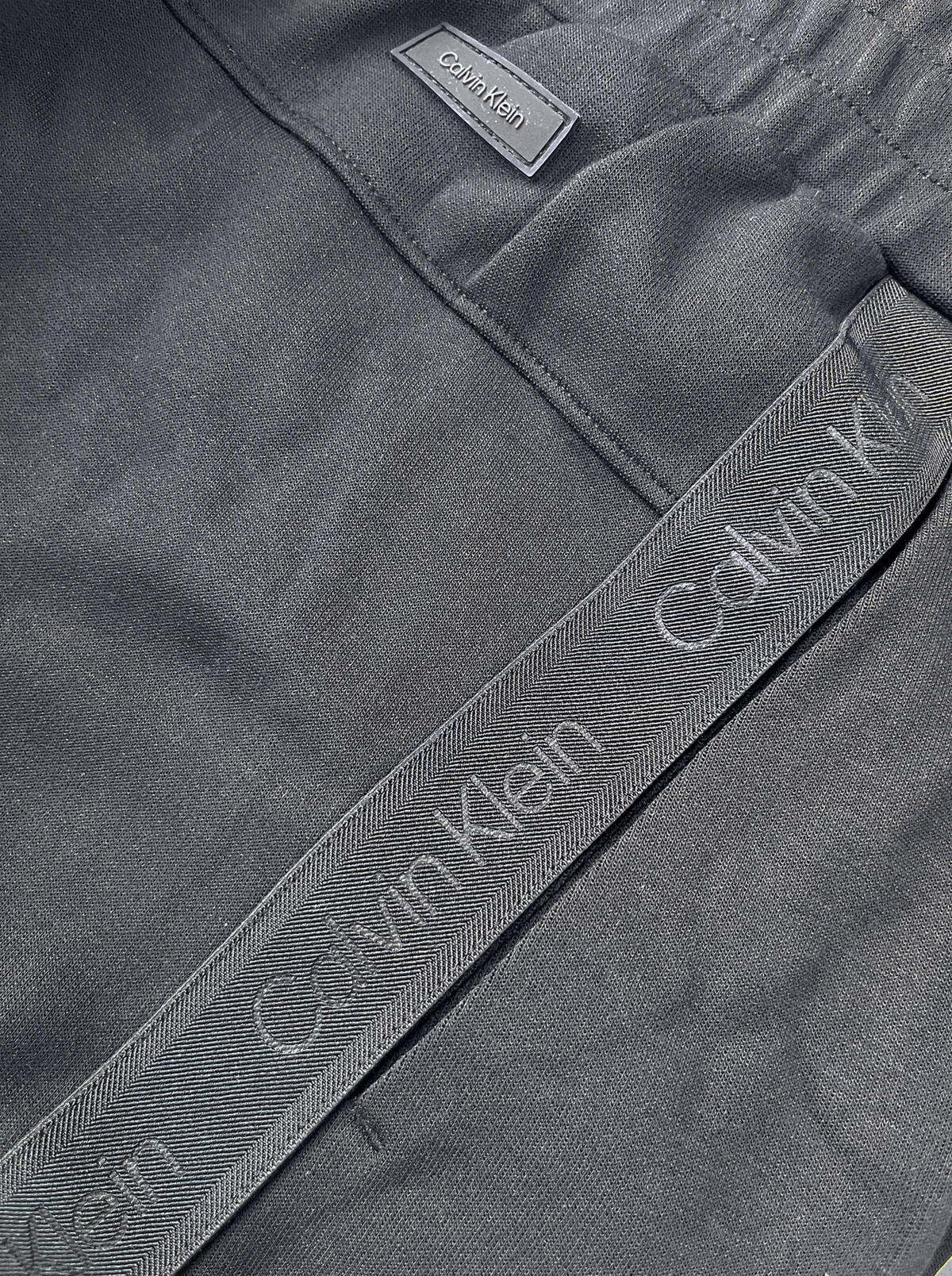 Calvin Klein TONAL DEBOSSED LOGO Erkek Gri Eşofman Altı