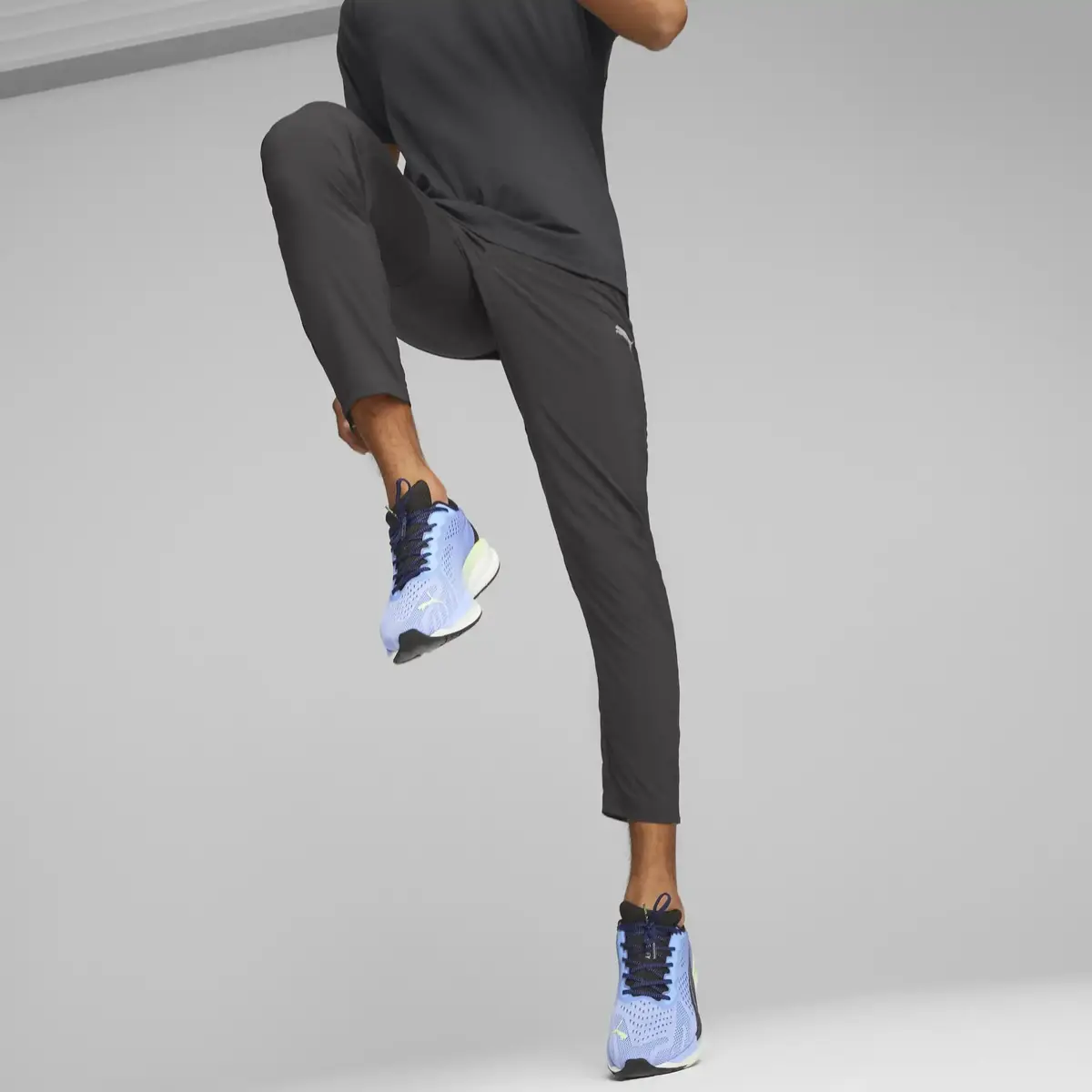 Puma RUN TAPERED WOVEN PANT Siyah Erkek/Unisex Eşofman Altı