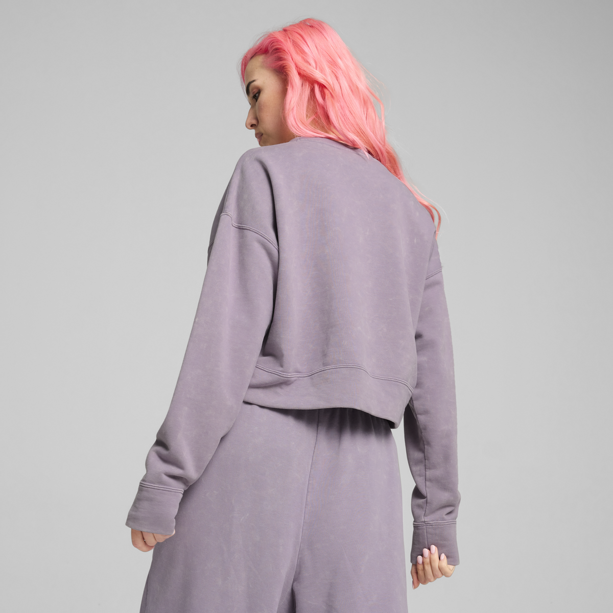 Puma DARE TO Relaxed Washed Crew Mor Kadın Sweatshirt