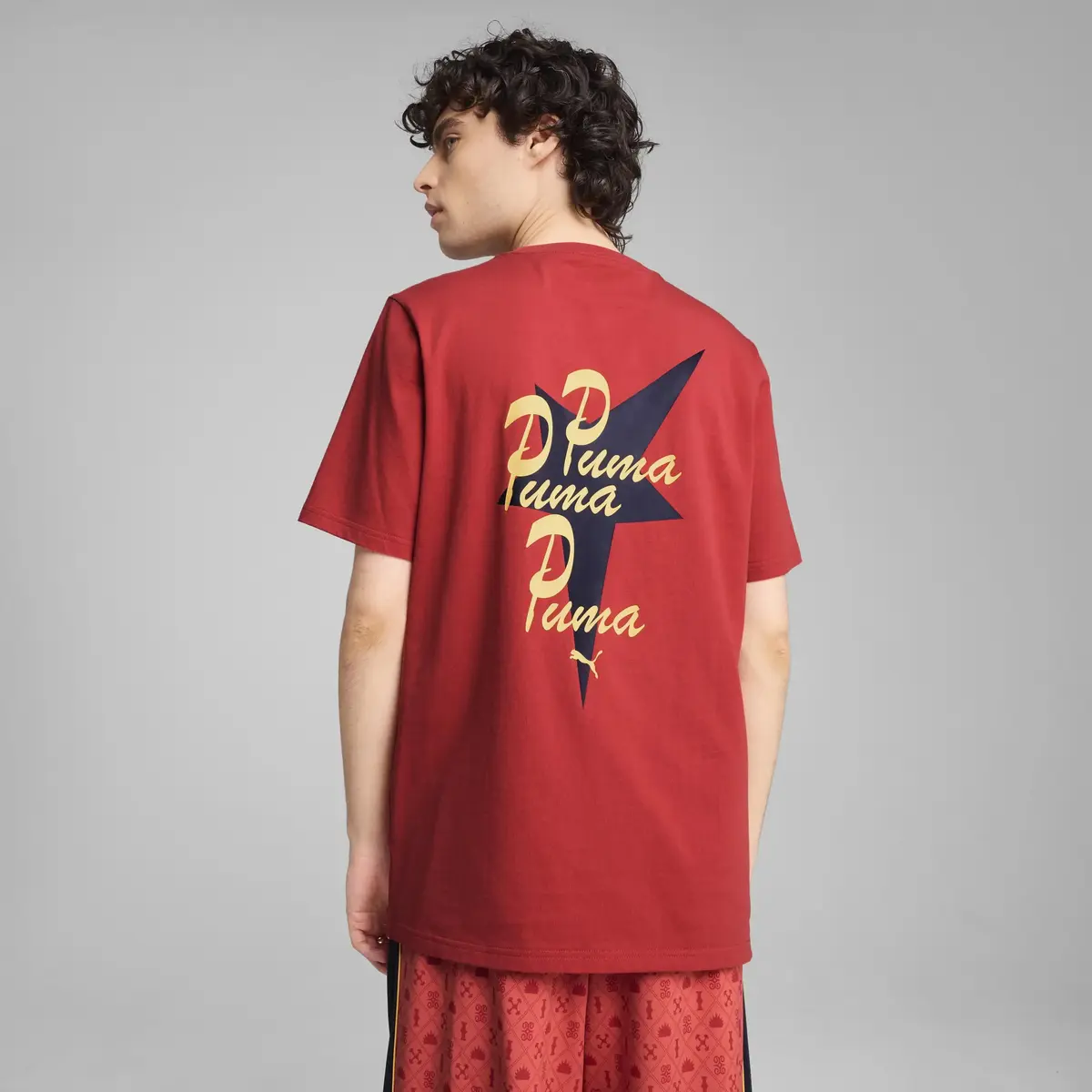 PUMA WARDROBE ESS Graphic Tee Kırmızı Erkek T-Shirt
