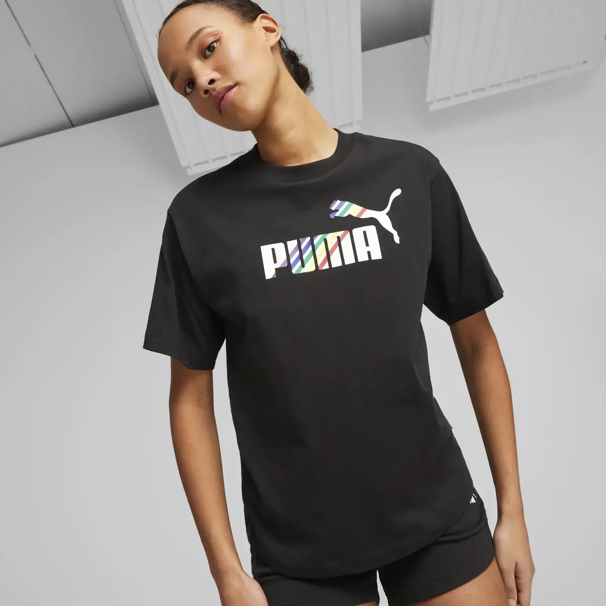 Puma Ess+ Love Is Love Relaxed Tee Siyah Kadın T-shirt