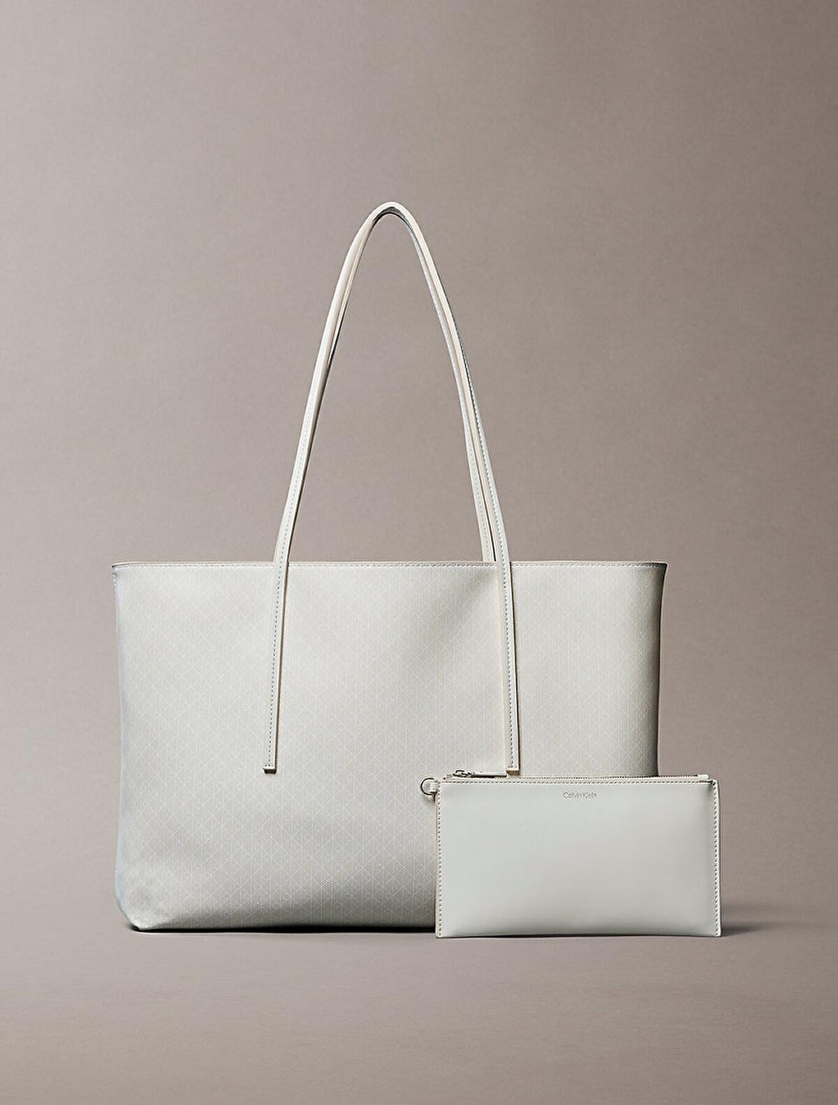 Calvin Klein EMBLEM AOP TOTE Beyaz Tote Çanta
