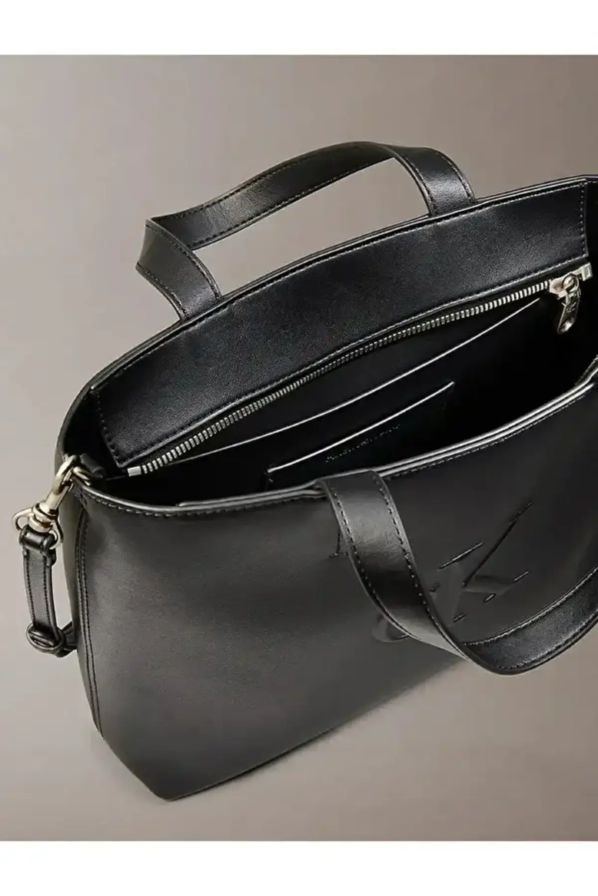 Calvin Klein SCULPTED MINI EW TOTE Siyah Kadın El Çantası Calvin Klein SCULPTED MINI EW TOTE Siyah Kadın El Çantası