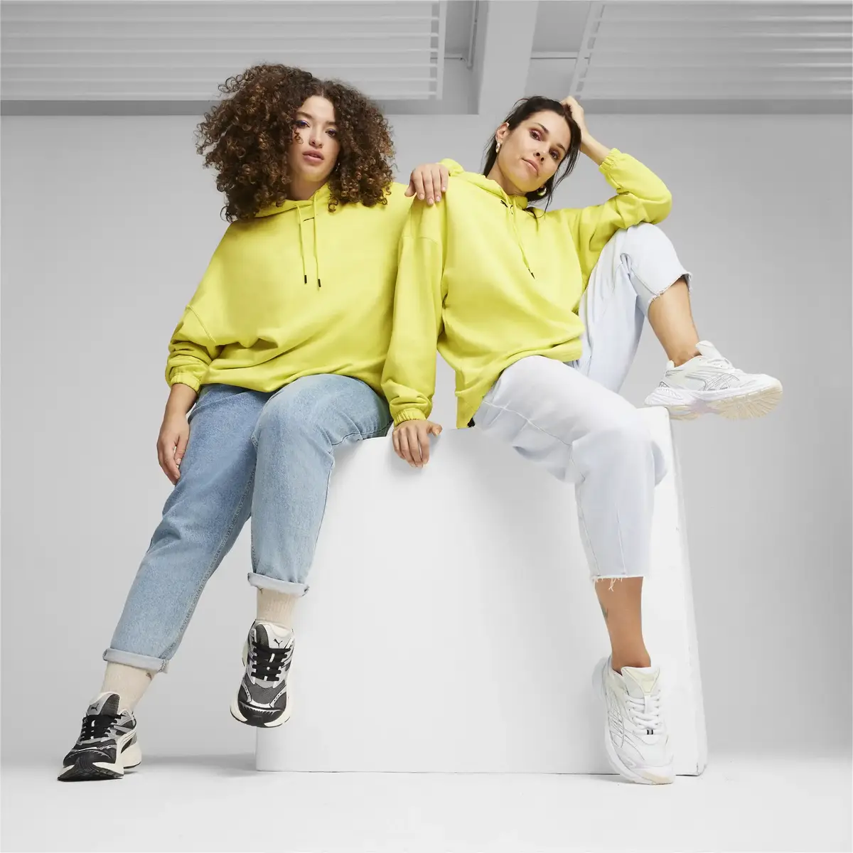 Puma Dare To Oversized Hoodie TR Sarı Kadın Sweatshirt