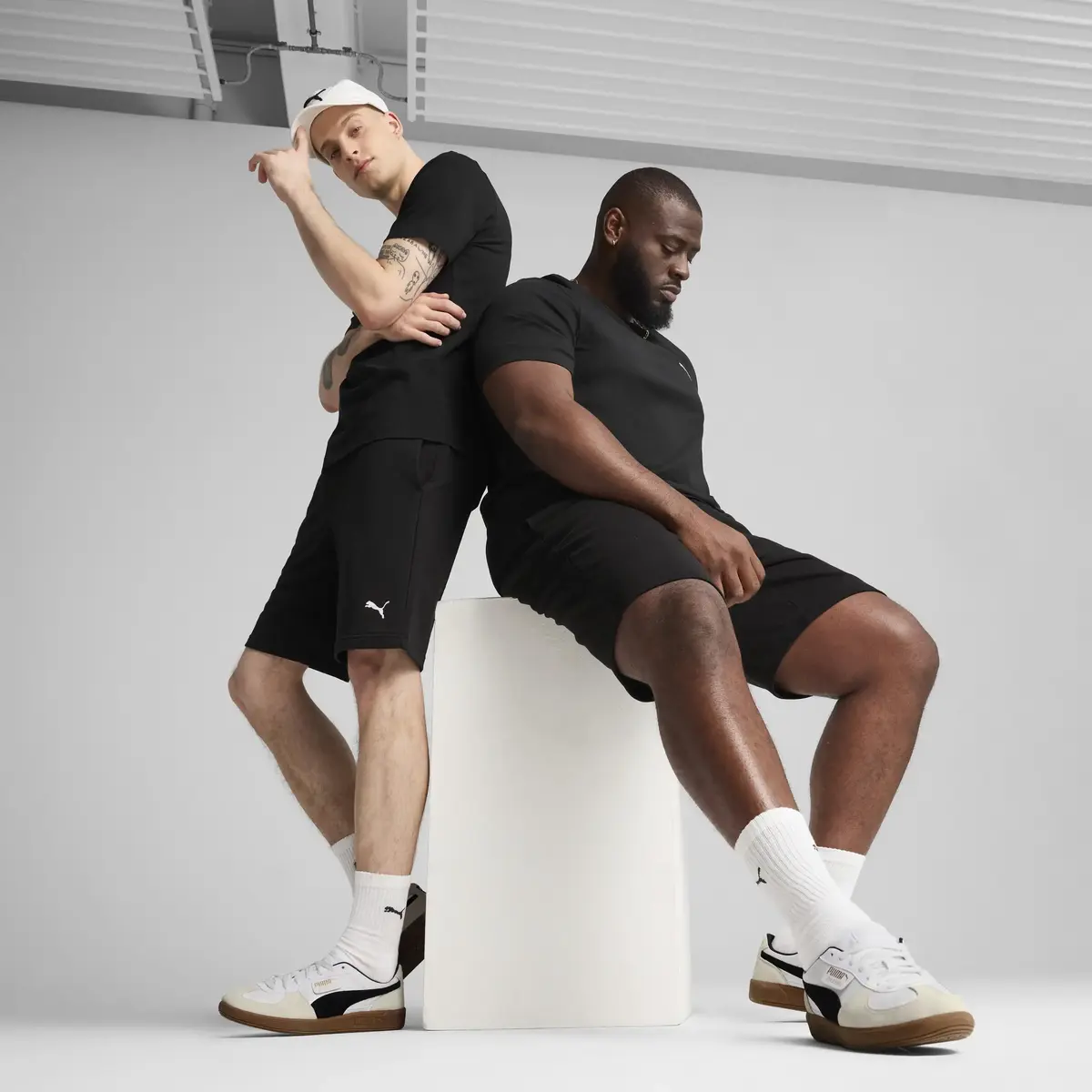 PUMA ESS Shorts Siyah Erkek Şort