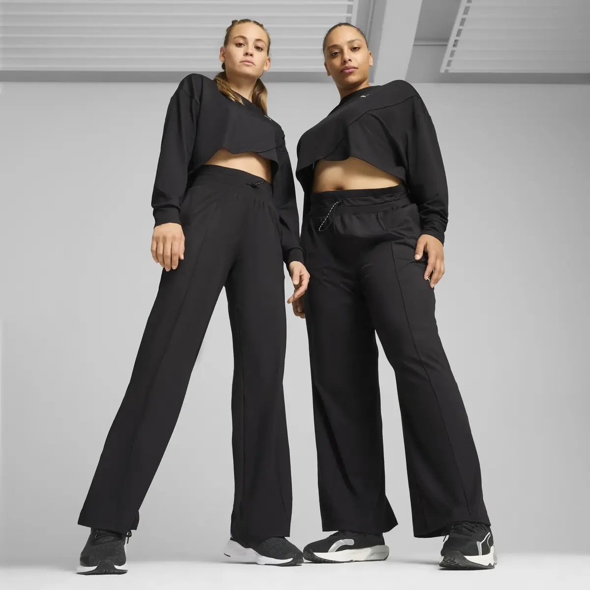 Puma CLOUDSPUN HW WIDE LEG PANT Siyah Kadın Eşofman Altı