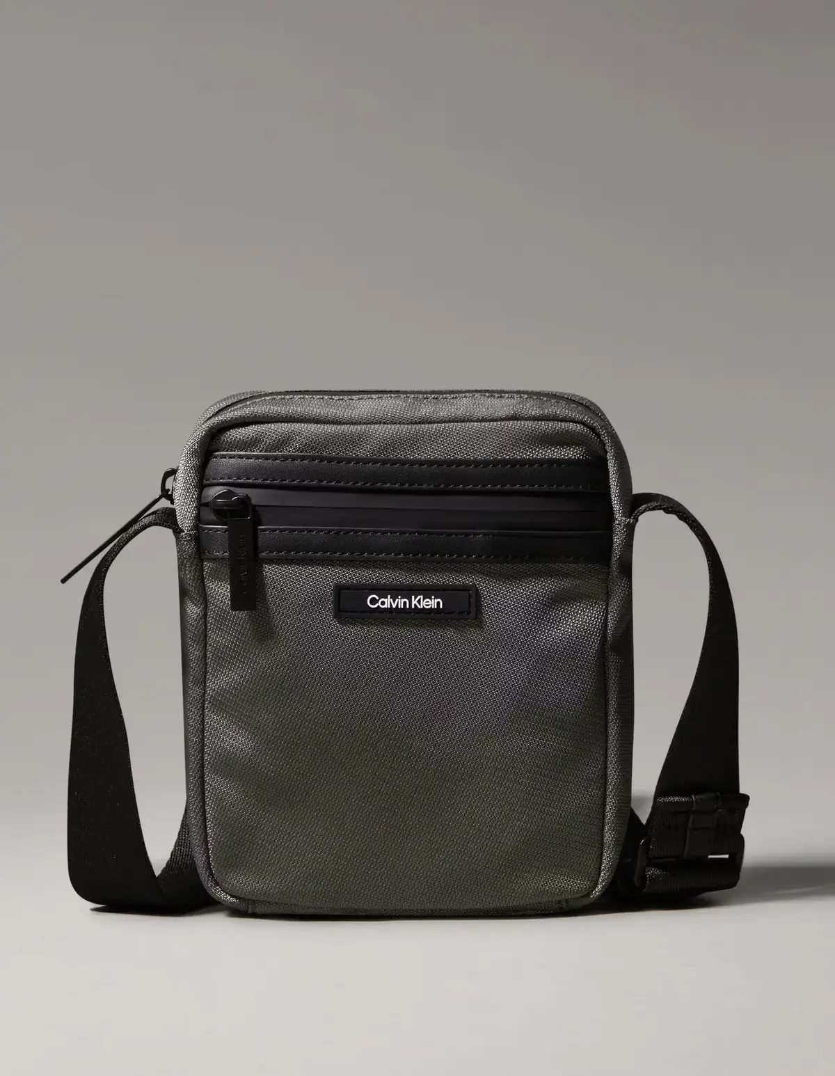 Calvin Klein CK ESSENTIAL REPORTER Erkek Postacı Çantası