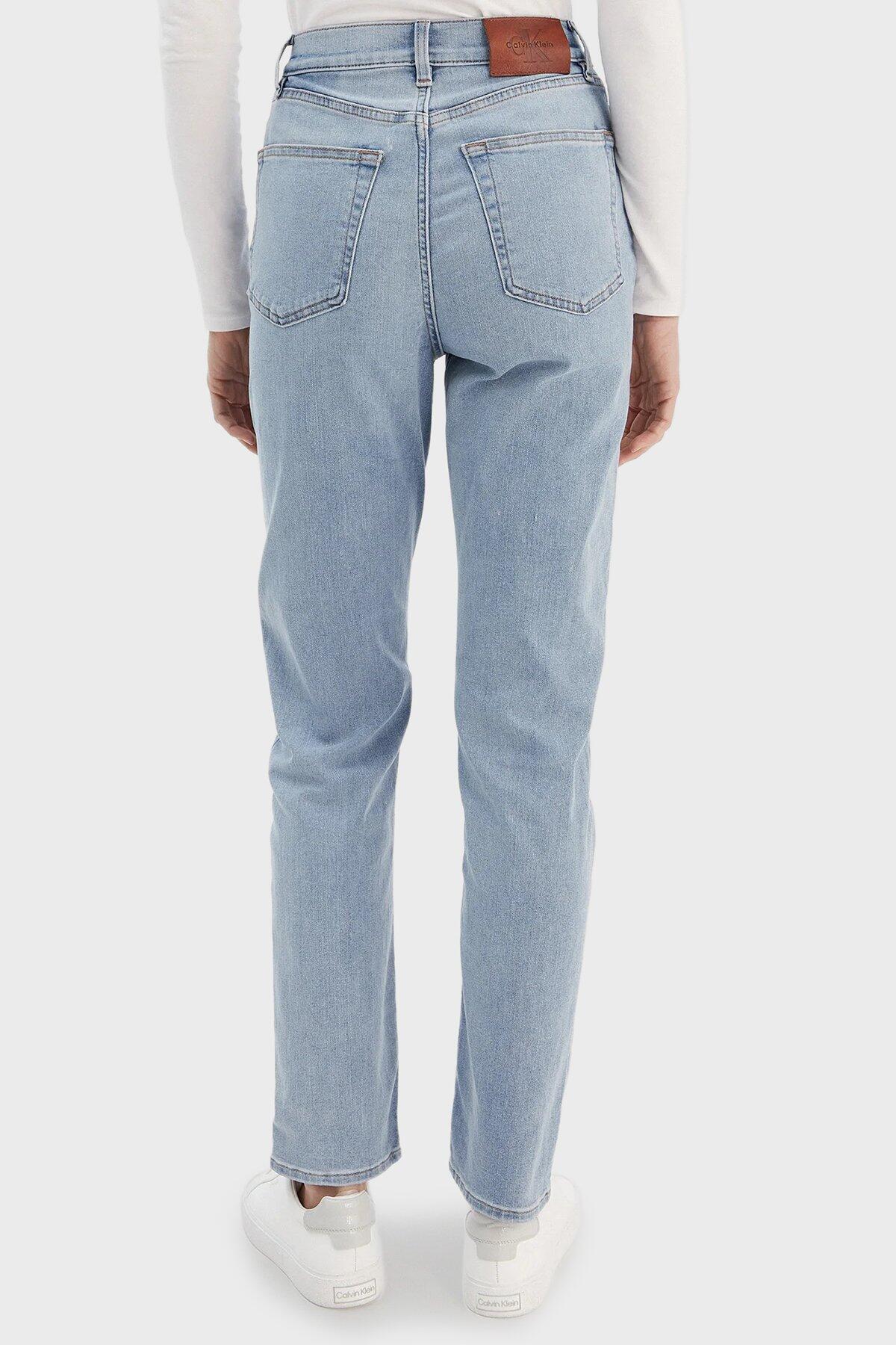 Calvin Klein EU NEW MOM JEAN BLUE RAIN Kadın Mavi Jean Pantolon