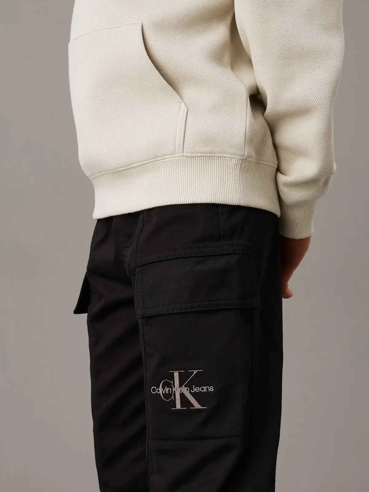 Calvin Klein ESSENTIAL WOVEN CARGo Siyah Çocuk Kargo Pantolon