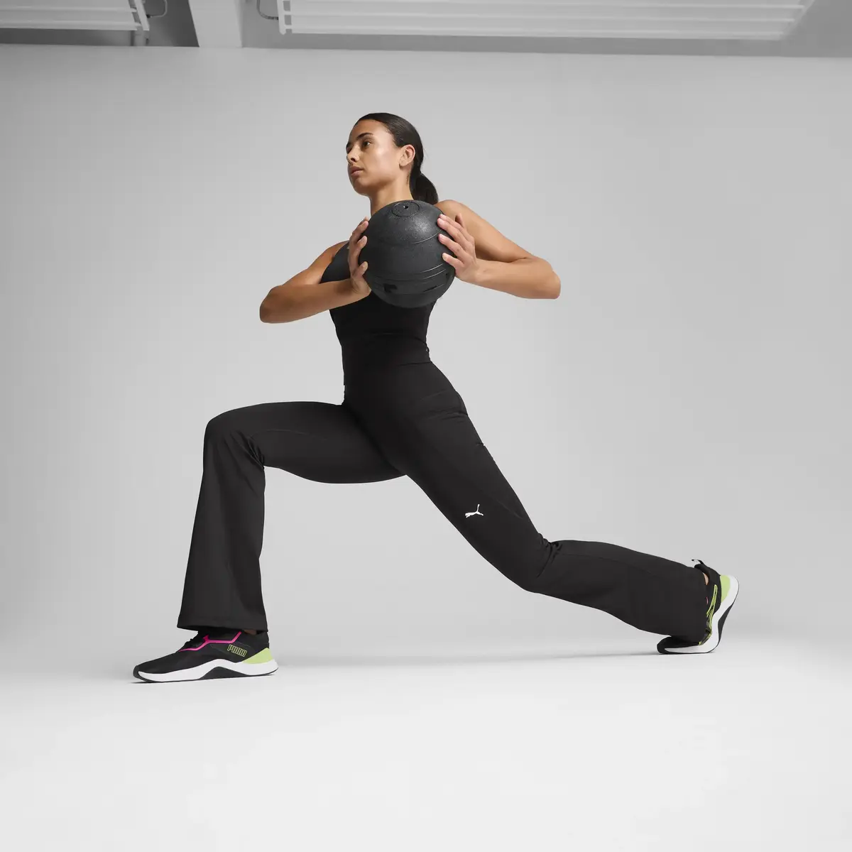 PUMA W TAD ESSNTL HW BOOTCUT PANT Siyah Kadın Eşofman Altı