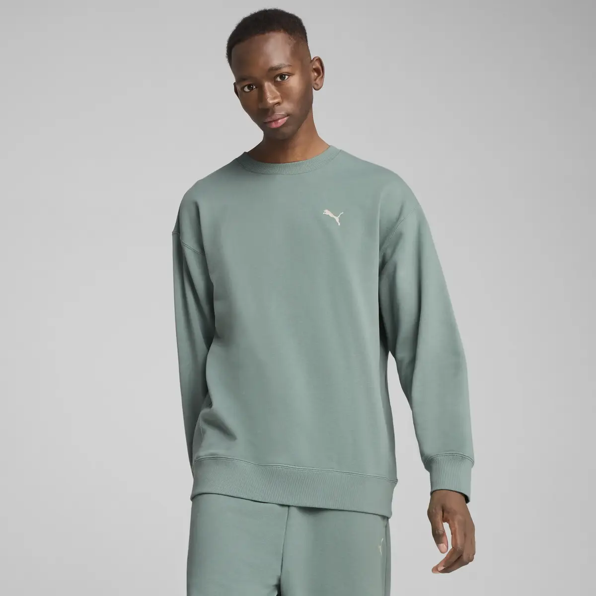 PUMA WARDROBE ESS Relaxed Crew Yeşil Erkek Sweatshirt