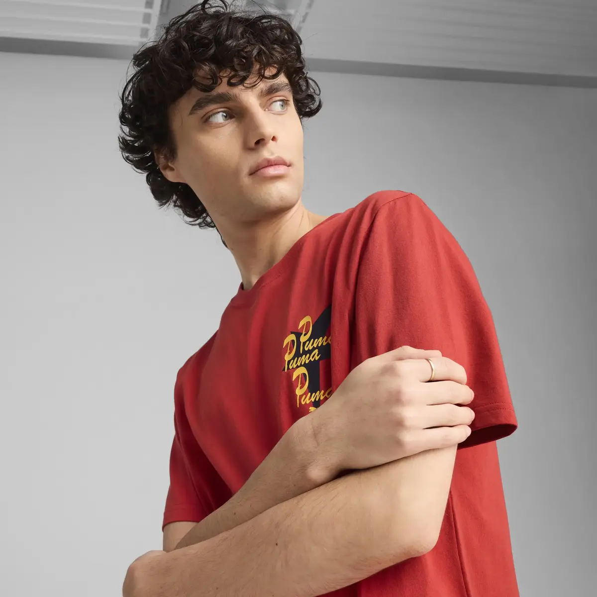 PUMA WARDROBE ESS Graphic Tee Kırmızı Erkek T-Shirt