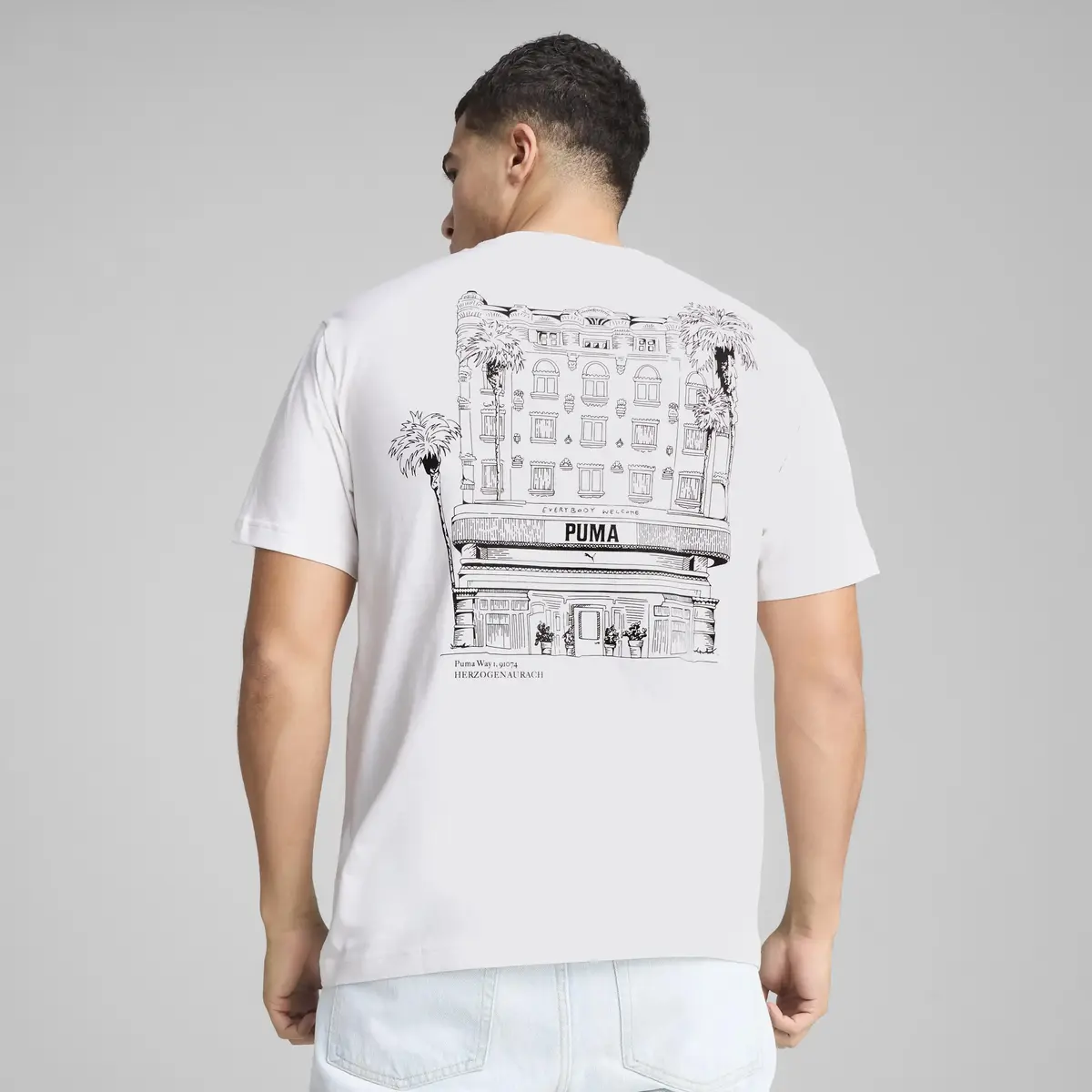 PUMA GRAPHICS Hotel Relaxed Tee Beyaz Erkek T-Shirt