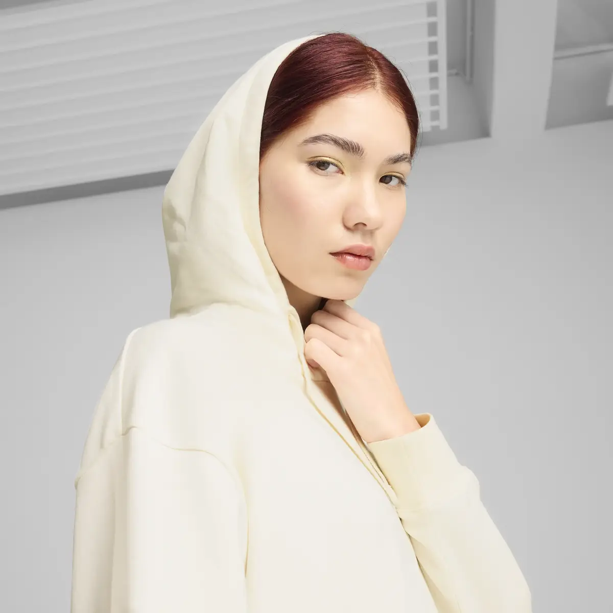 Puma ESS ELEVATED Comfort Hoodie Krem Kadın Kapüşonlu Sweatshirt