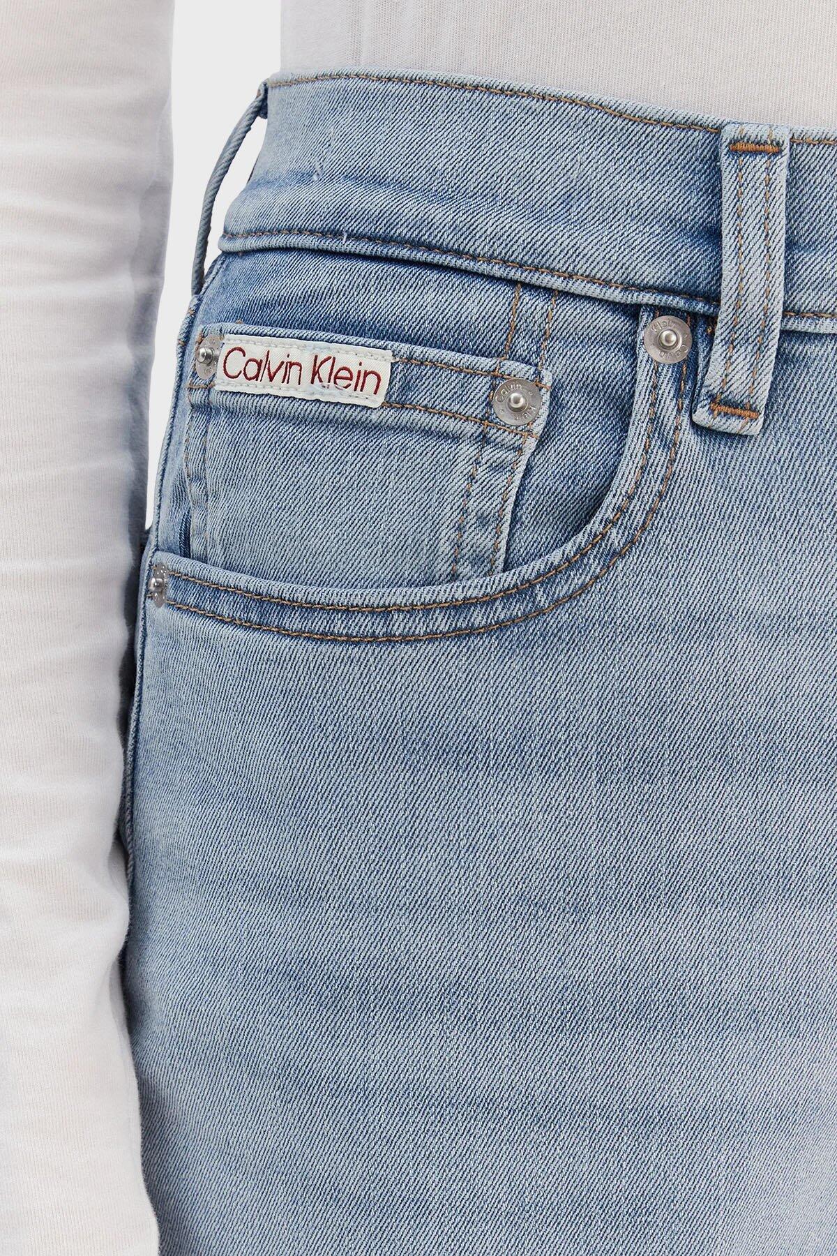 Calvin Klein EU NEW MOM JEAN BLUE RAIN Kadın Mavi Jean Pantolon