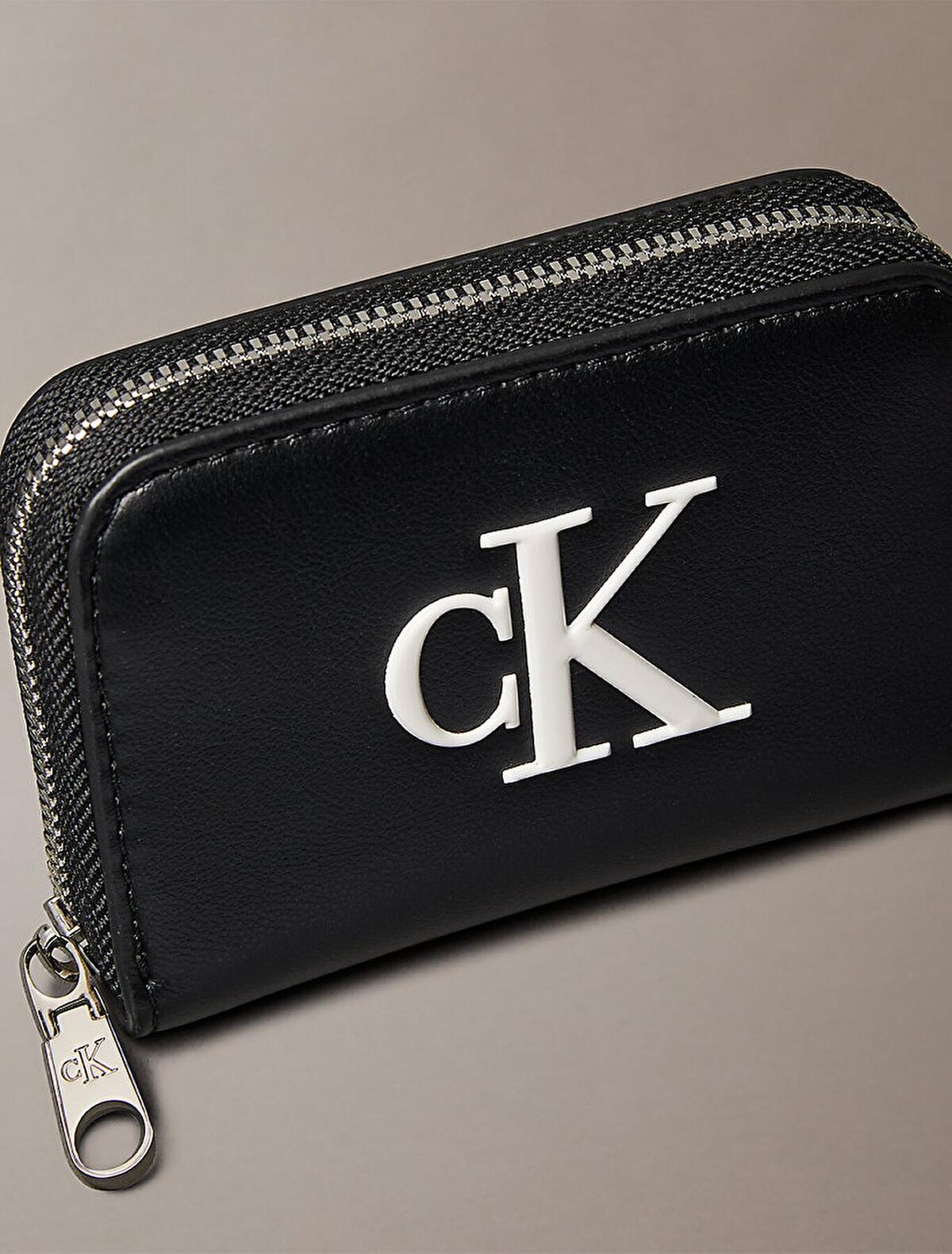 Calvin Klein BOLD CK MEDIUM ZIP A Siyah Kadın Fermuarlı Cüzdan