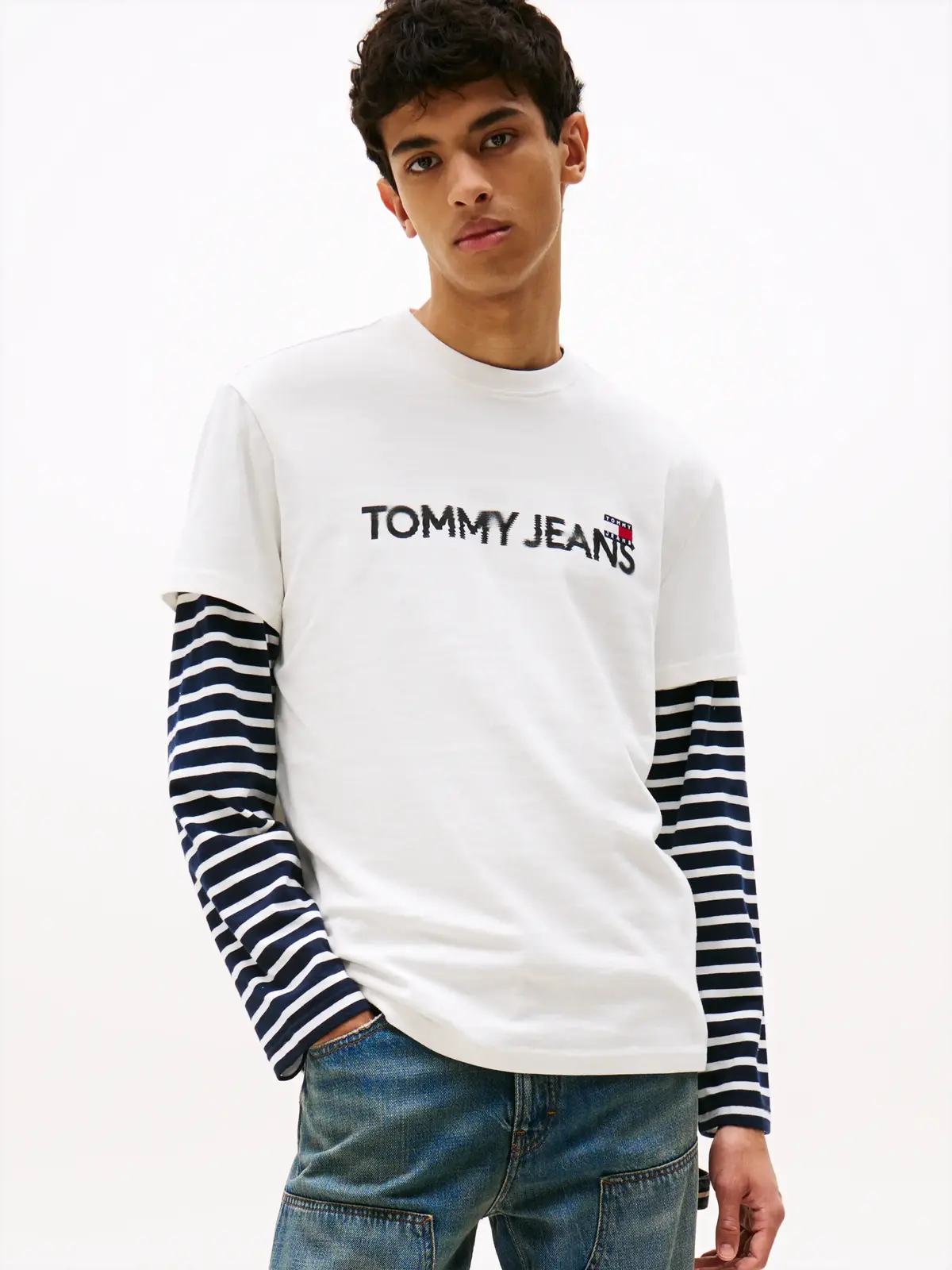Tommy Hilfiger TJM REG BADGE PLAY T, YBL Beyaz Erkek T-Shirt