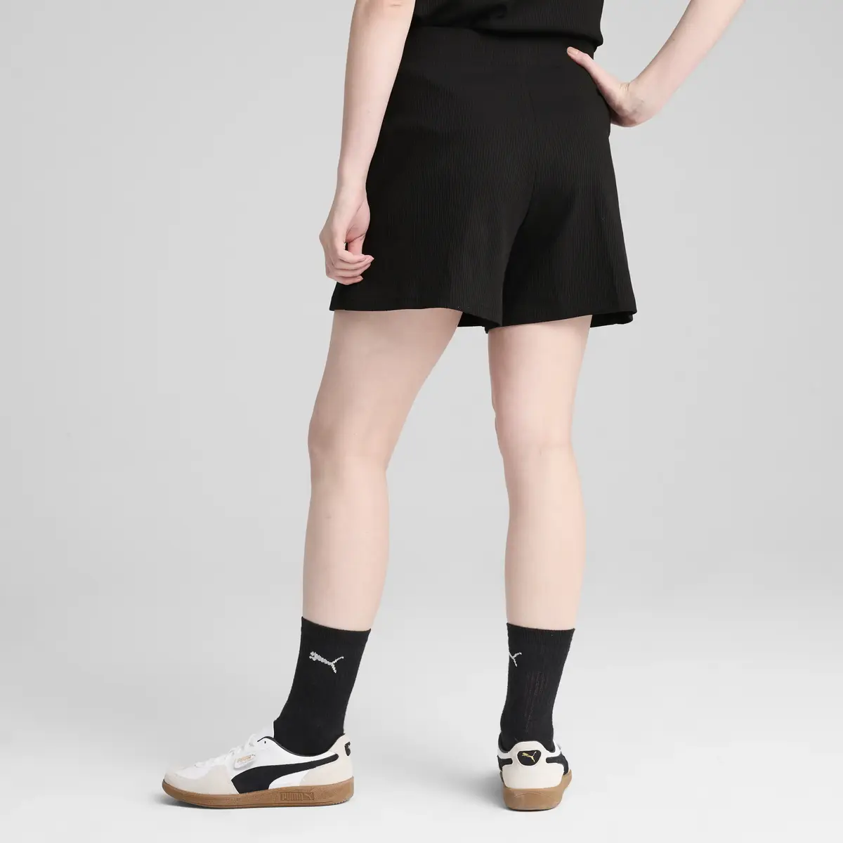 Puma ESS ELEVATED Shorts Siyah Kadın Yüksek Bel Şort