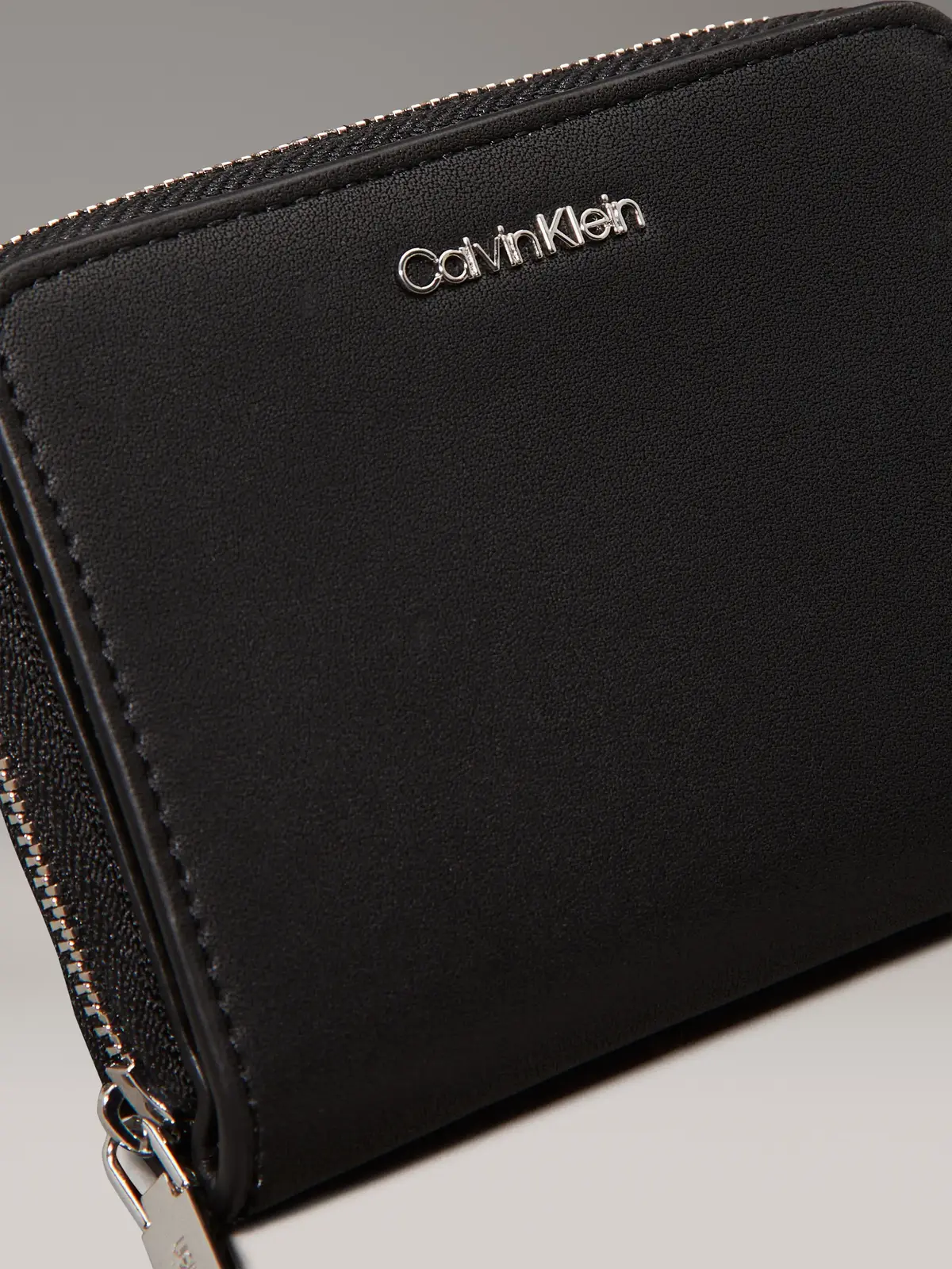 Calvin Klein Siyah Kadın Çanta & Cüzdan